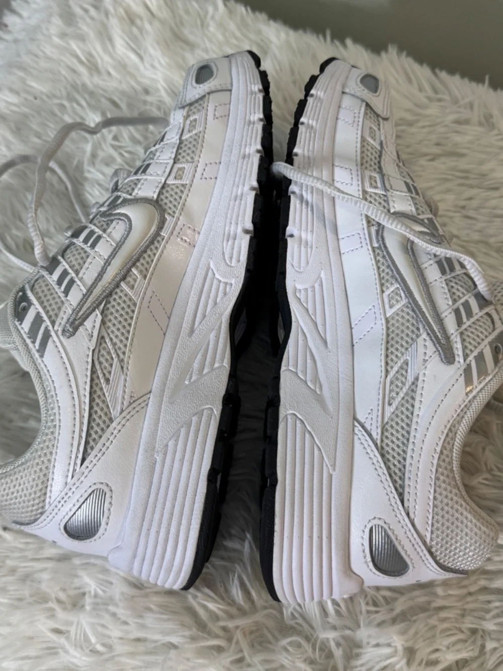 Nike P-6000 GS Platinum Tint Sneakers size 4.5Y
